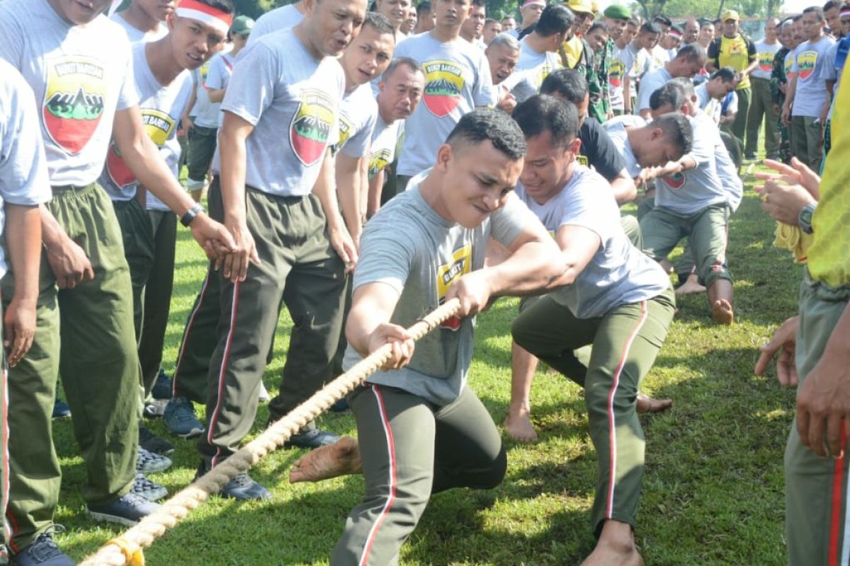 Kodam I/BB-masyarakat memeriahkan perlombaan HUT Kemerdekaan RI