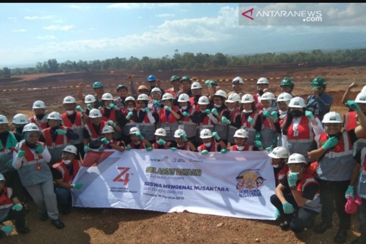SMN Bangka Belitung lihat proses penggalian mineral PT Antam