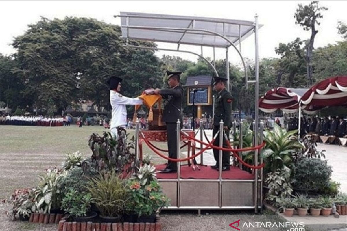 Dandim 1002 Barabai menjadi Inspektur upacara penurunan bendera