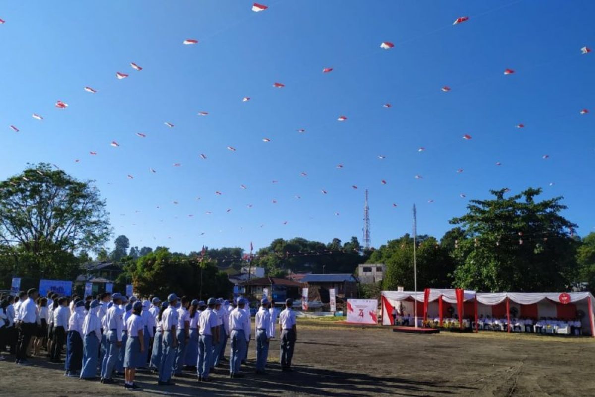 Peserta SMN Jawa Tengah ikuti upacara 17 Agustus di Manado