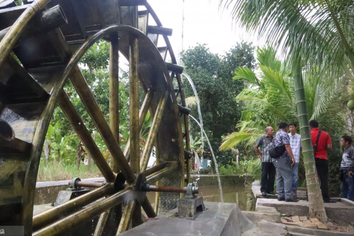 Pariaman City built a tourist attraction equipped with a water wheel