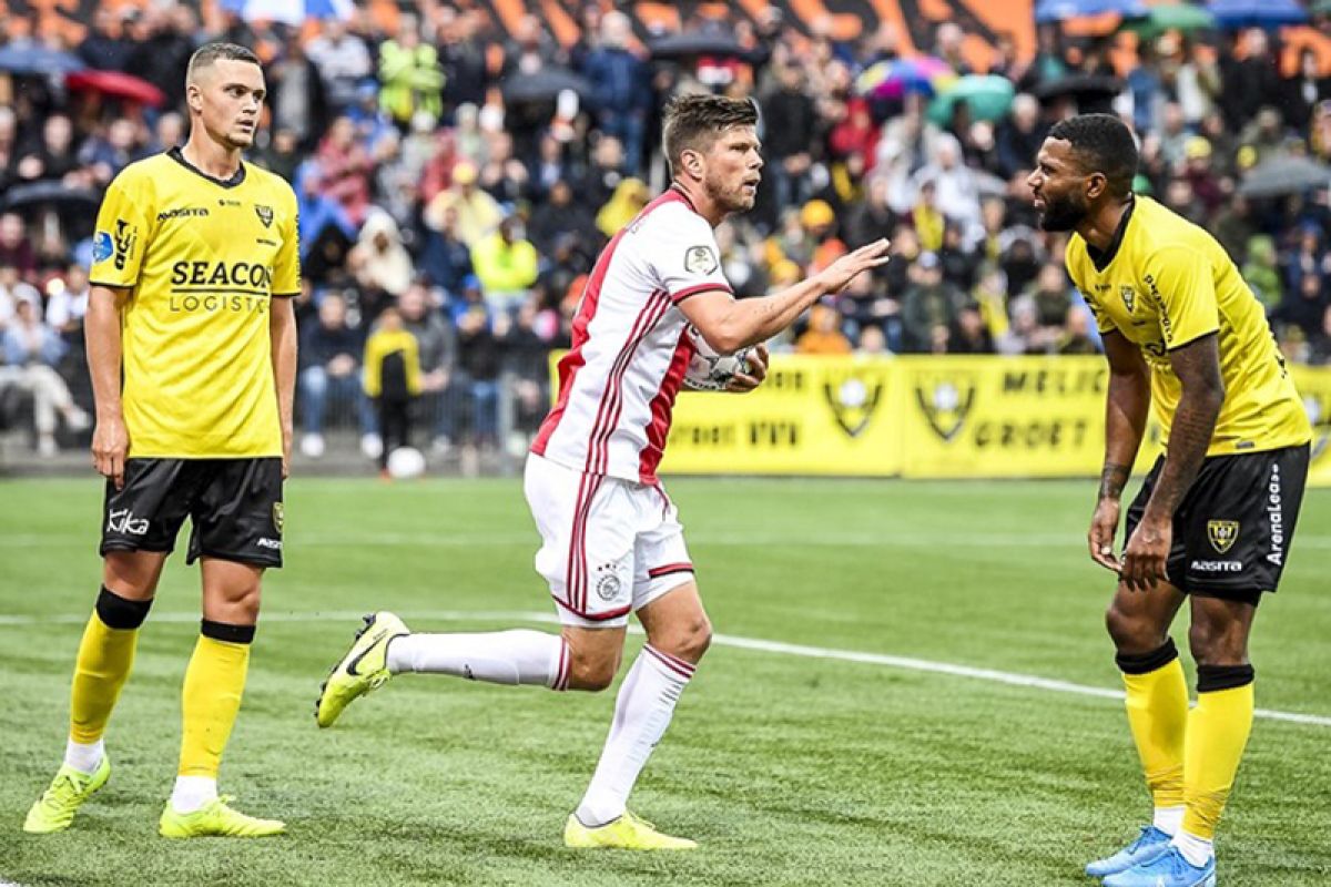 Ajax memetik kemenangan 4-1 di kandang Venlo