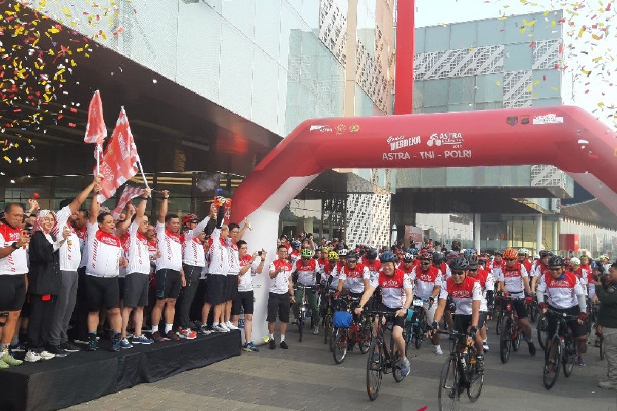 Gowes Merdeka Astra - TNI - Polri rayakan HUT Kemerdekaan RI ke-74