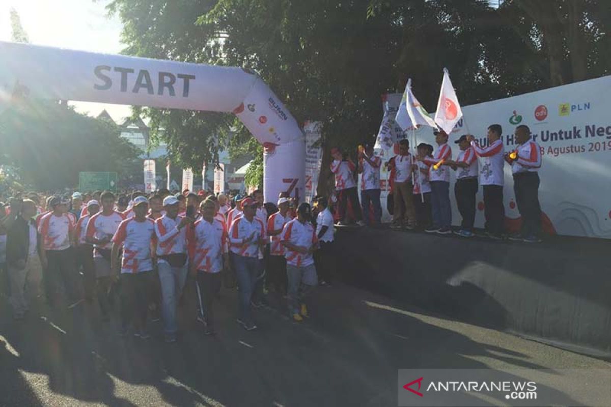 Ribuan masyarakat andil bagian jalan sehat BUMN di Banda Aceh