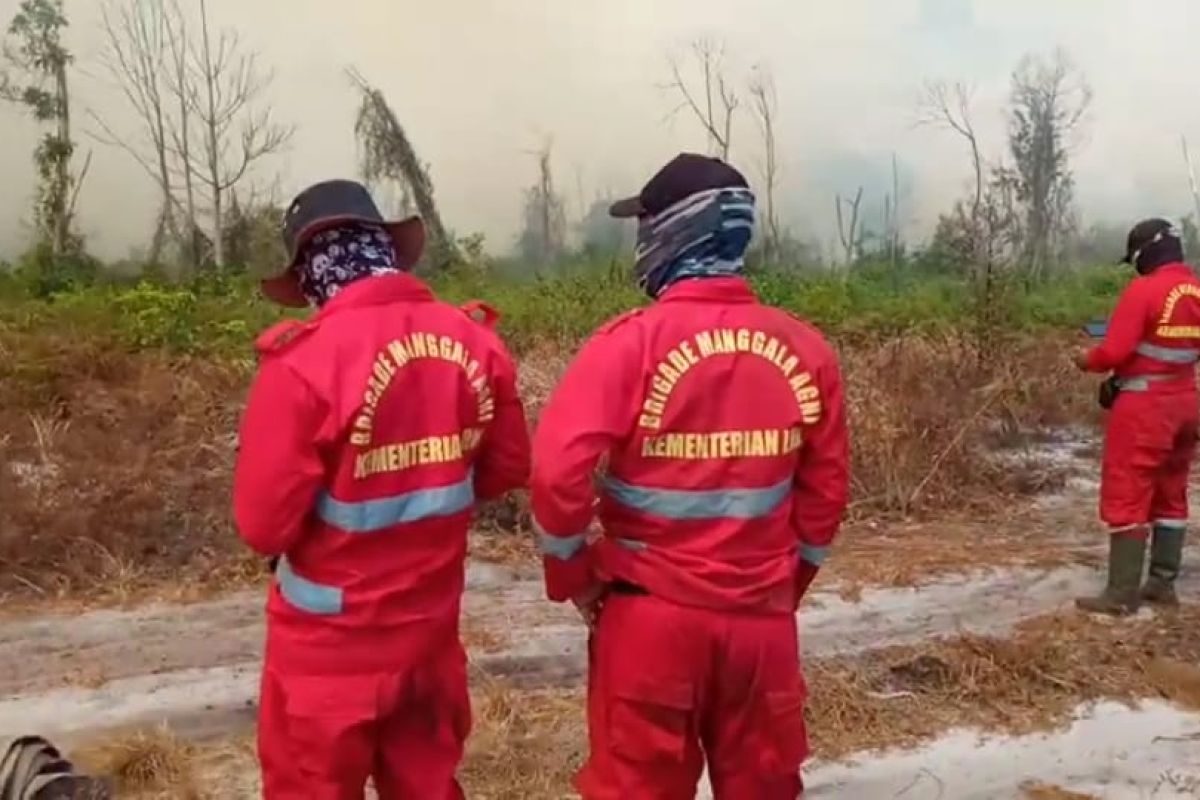 Anggota Manggala Agni KKU ucapkan dirgahayu di tengah karhutla