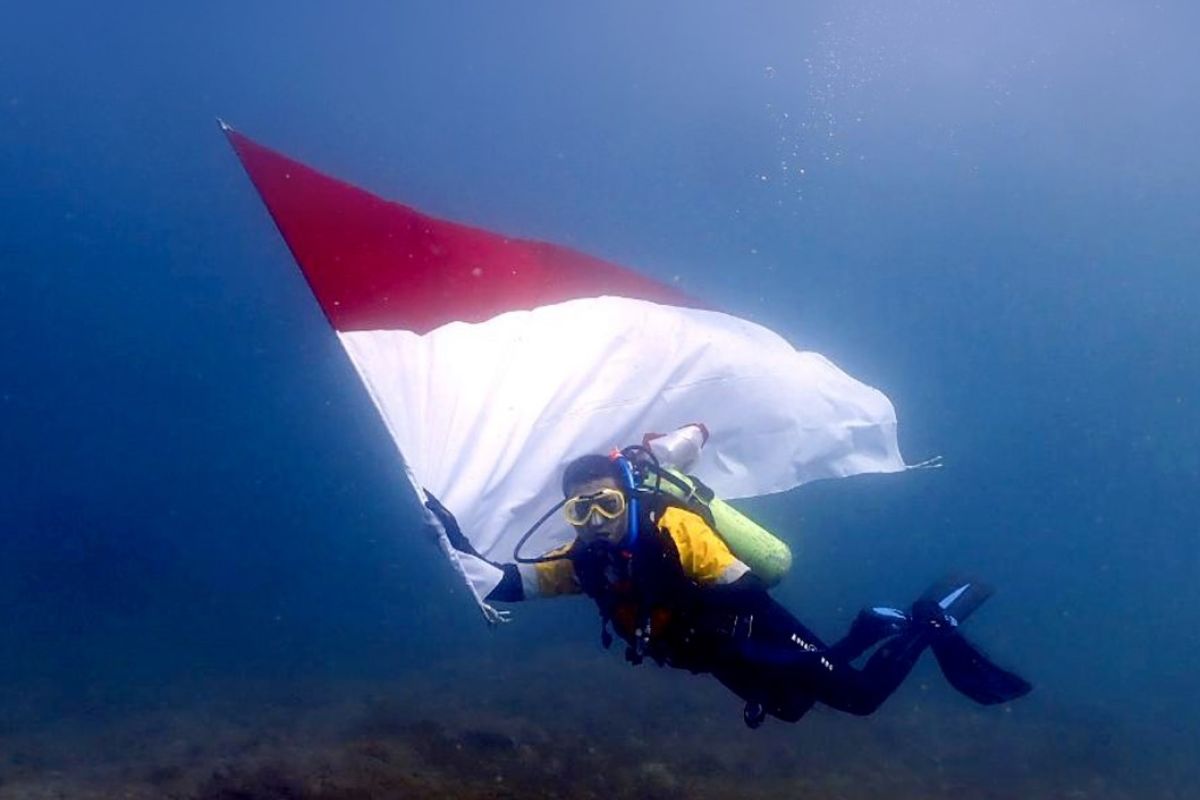 Pemko Pariaman akan kibarkan bendera Merah Putih di dalam laut