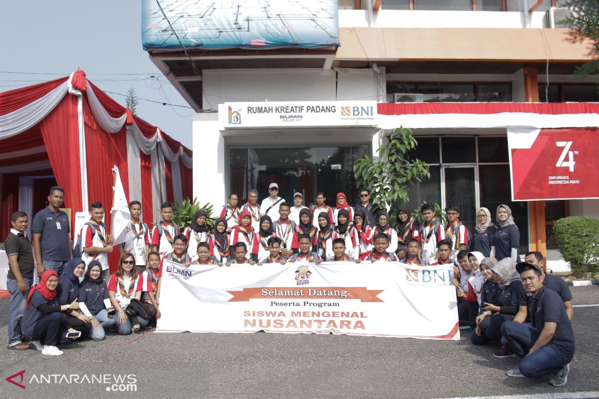 Rumah Kreatif BUMN Padang kelolaan BNI dikunjungi SMN asal Kalimantan Selatan