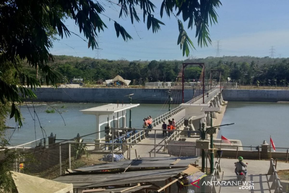 Pemkab Bantul menata pedagang di kawasan Bendung Kamijoro