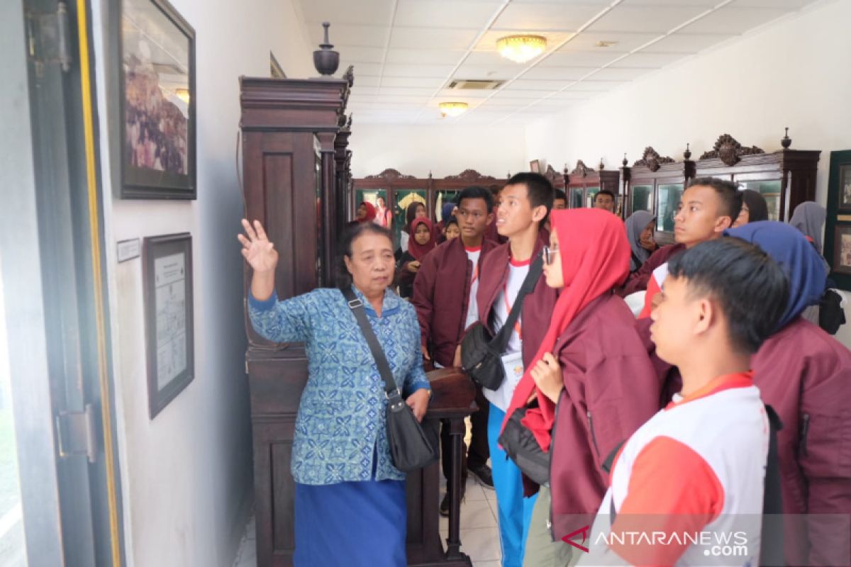 SMN 2019 - Peserta SMN Riau mengunjungi Keraton Yogyakarta