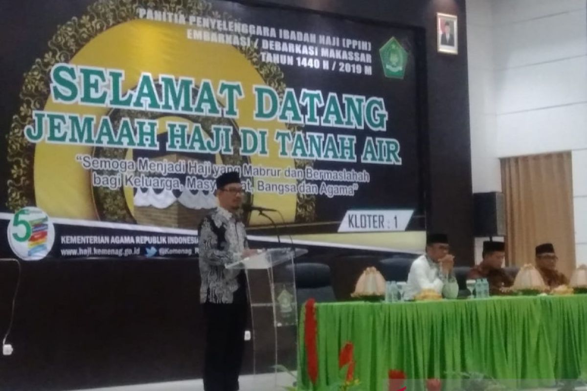 Gubernur Sulsel sambut jamaah haji kloter 1