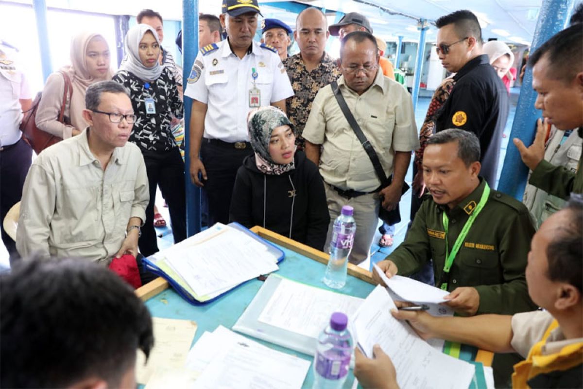 Nunik Sidak Uji Petik Dua Kapal Asing