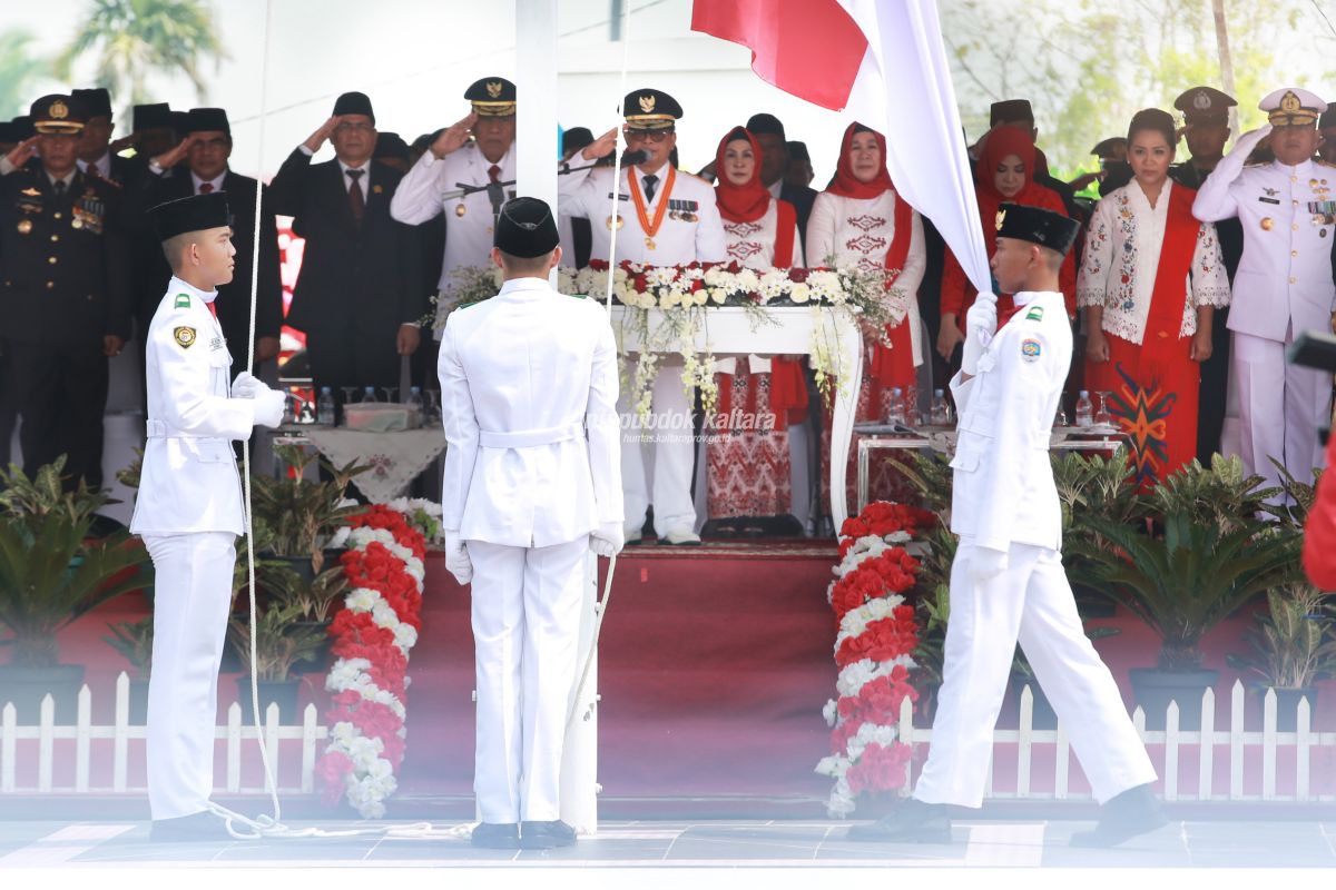 Gubernur Ajak Masyarakat Terus Bersyukur dan Kompak