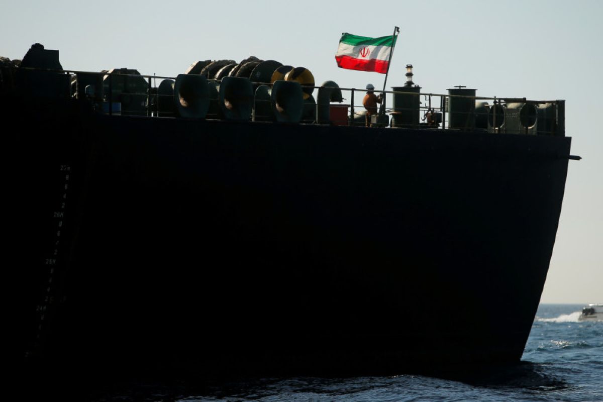 Tanker Iran putar arah kembali menuju Turki