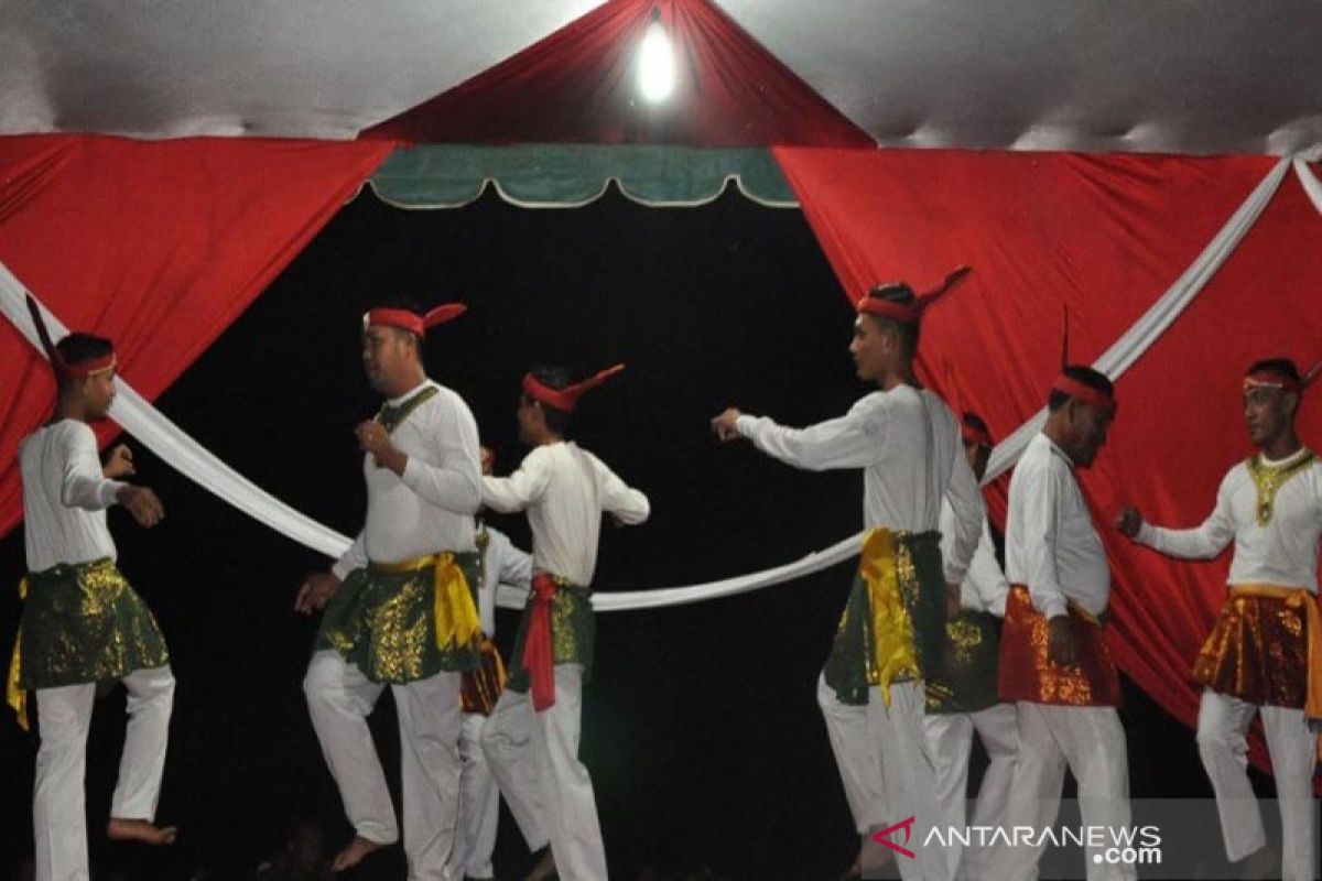 Tari Seudati hiburkan ribuan pengunjung di Aceh Timur