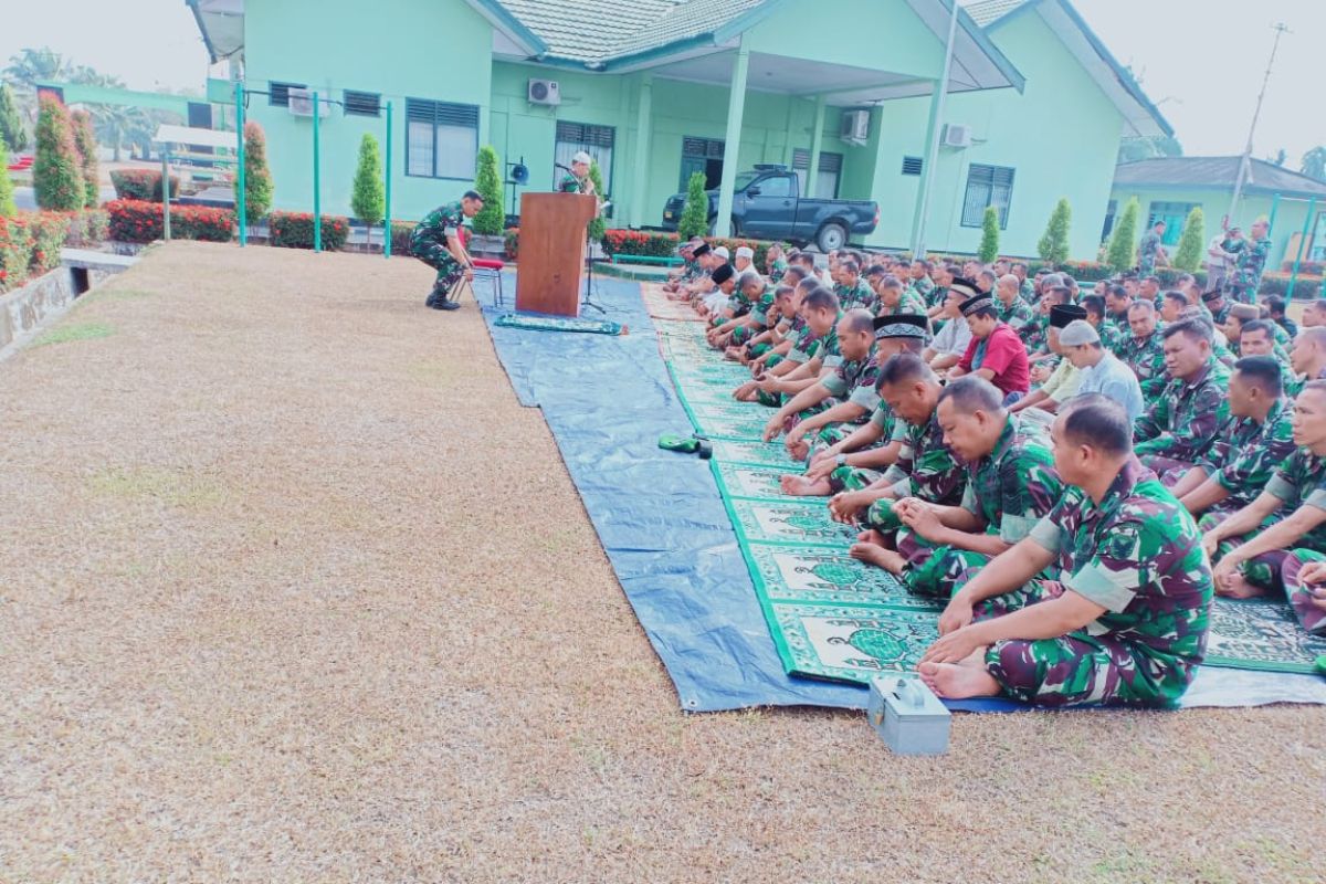 Prajurit  Kodim 0415/Batanghari gelar sholat Istisqa