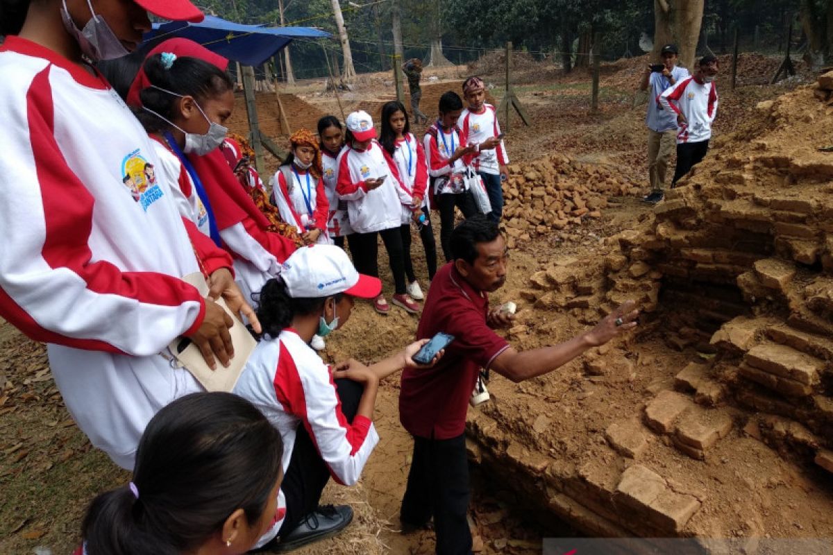 Peserta SMN NTT lihat pemugaran candi Muarajambi