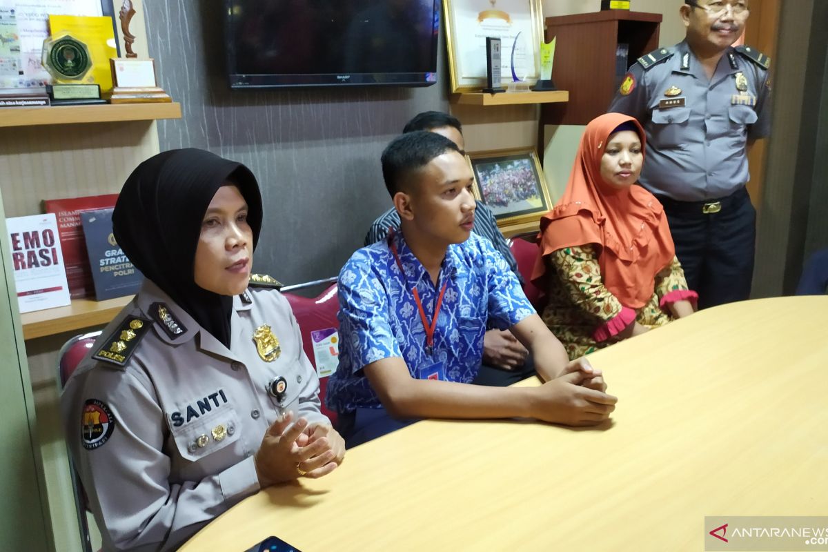 Polda Jabar berikan penghargaan pelajar bantu selamatkan polisi Cianjur