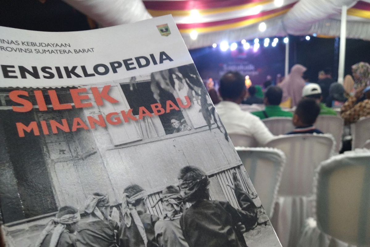 Ensikopedia Silek Minangkabau jadi Kado Pembuka SAF 2019