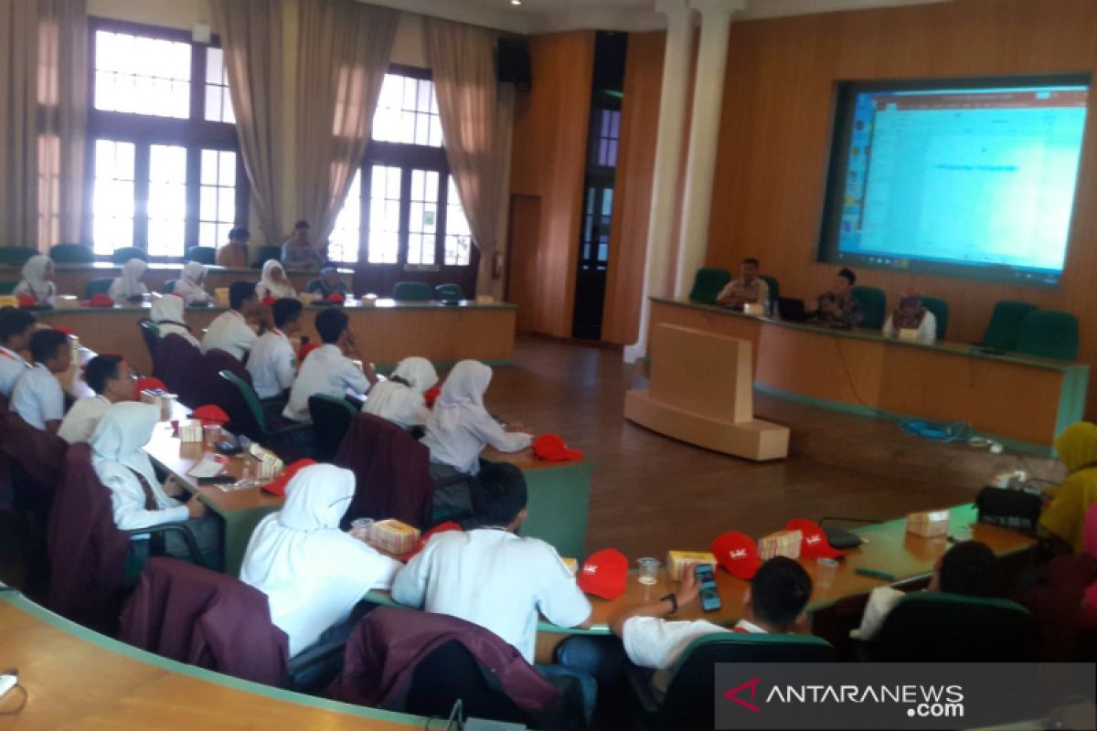 Peserta SMN Riau sambangi Universitas Gadjah Mada