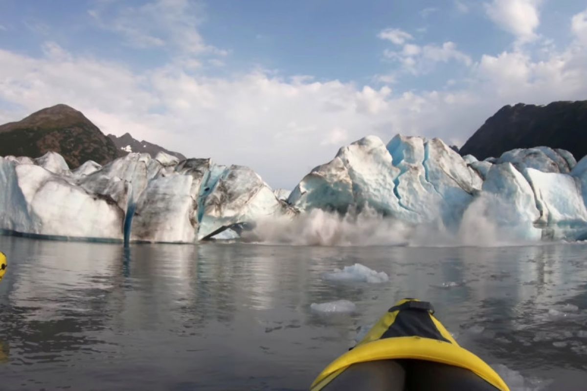 Turis Brazil diselamatkan dari lokasi "Into the Wild" di Alaska