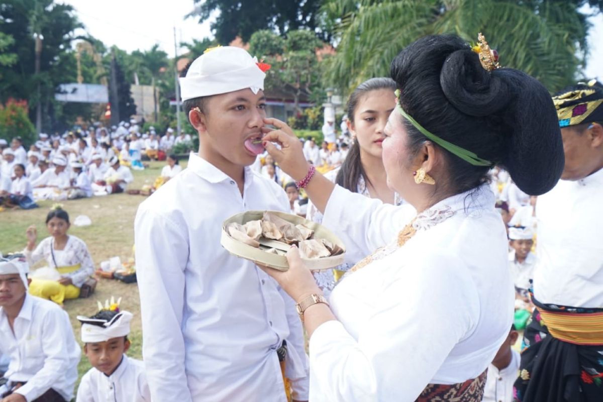 Pemkab Karangasem adakan upacara 