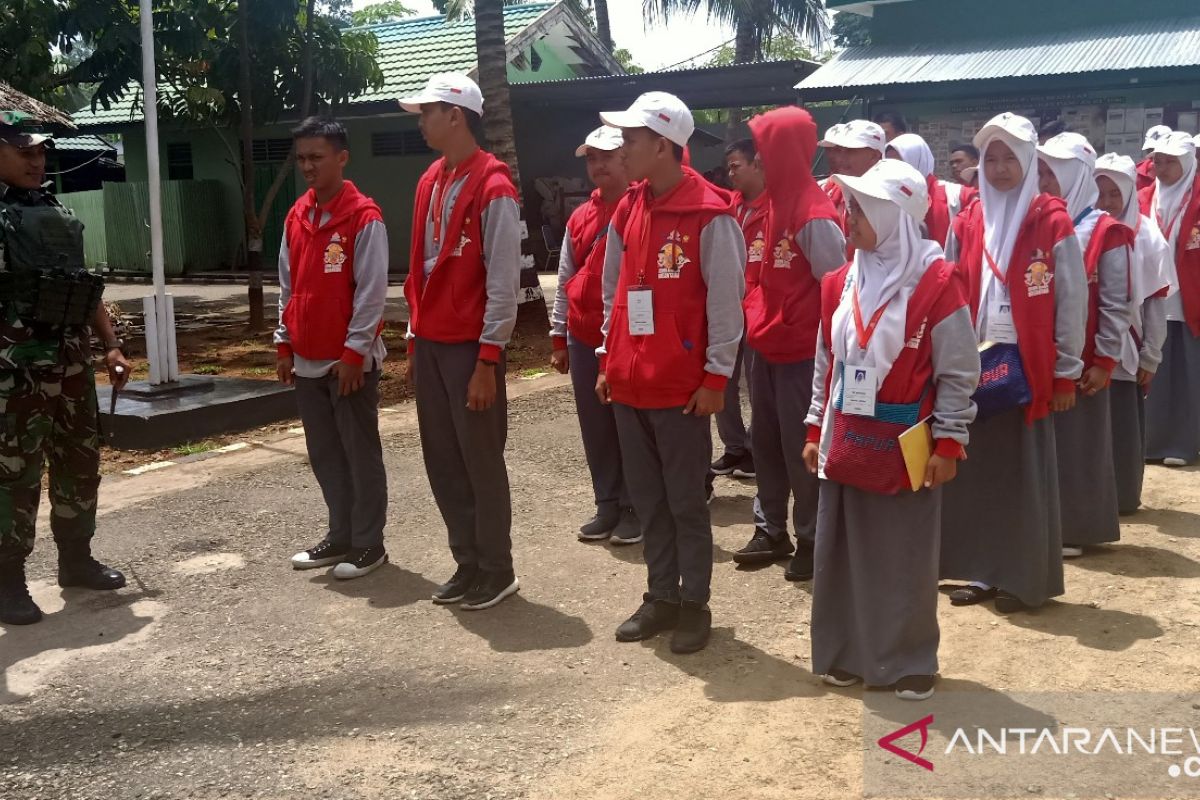 SMN Sulsel dibekali pengetahuan oleh Dansatgas Pamtas RI-PNG