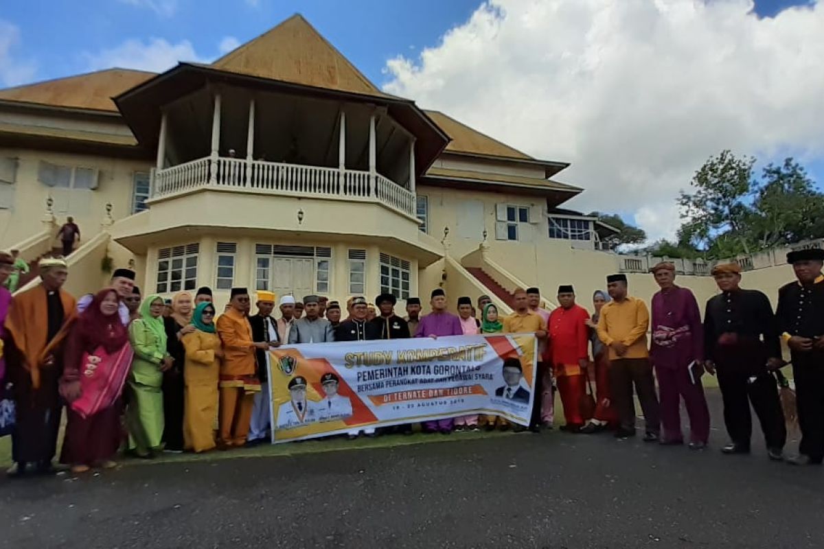 Wali Kota Gorontalo kunjungi  Kesultanan Tidore
