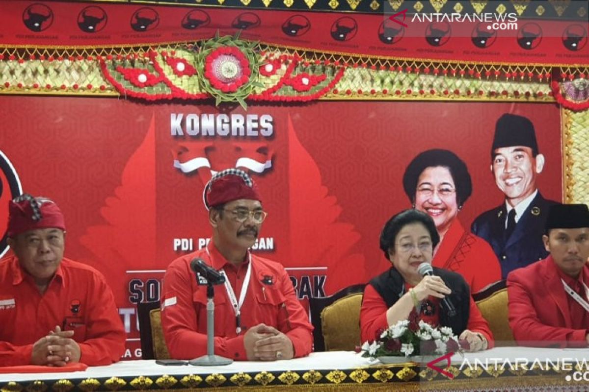 Benarkah Megawati keliru tekan Jokowi?