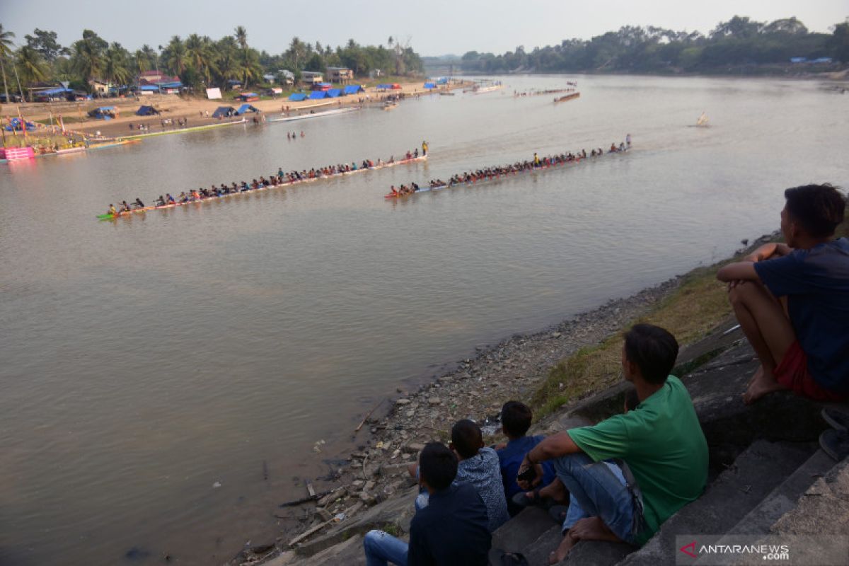 Festival Pacu Jalur Riau pecahkan dua rekor MURI