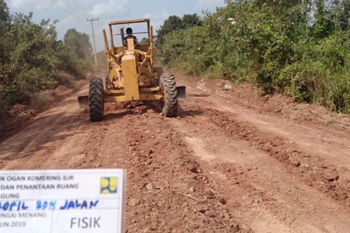 Jalan rusak di 18 kecamatan OKI, Sumsel terus diperbaiki
