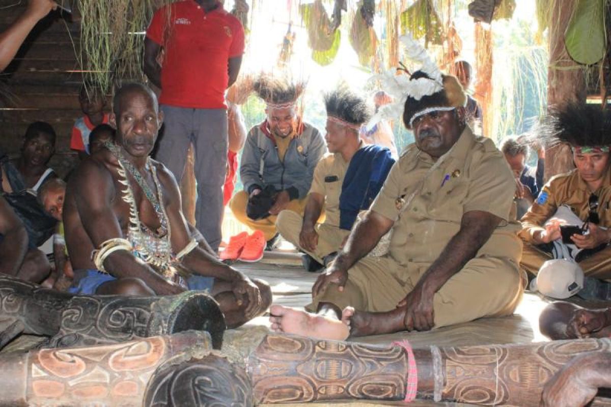 Bupati Asmat resmikan 'Rumah Jew' di Piramat