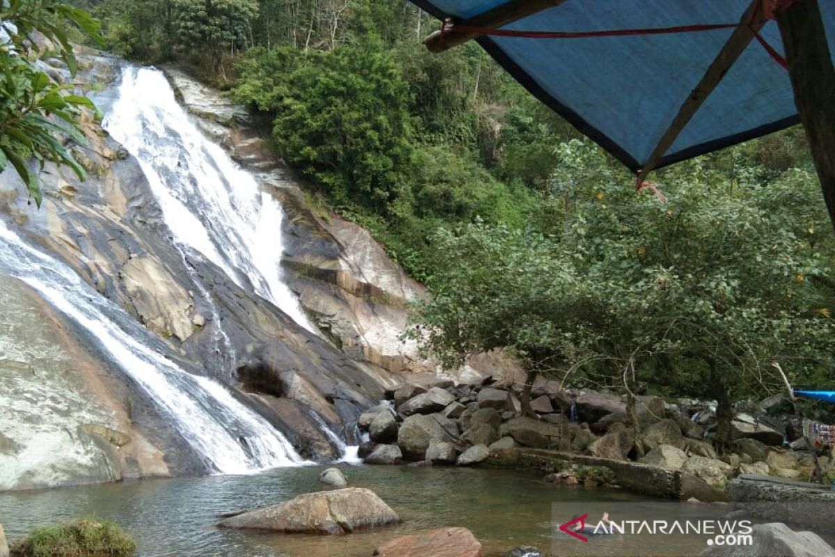 Pengunjung sulit capai Air Terjun Tujuh Tingkat