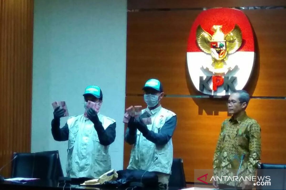 Dua tersangka suap Dinas PUPKP Yogyakarta ditahan