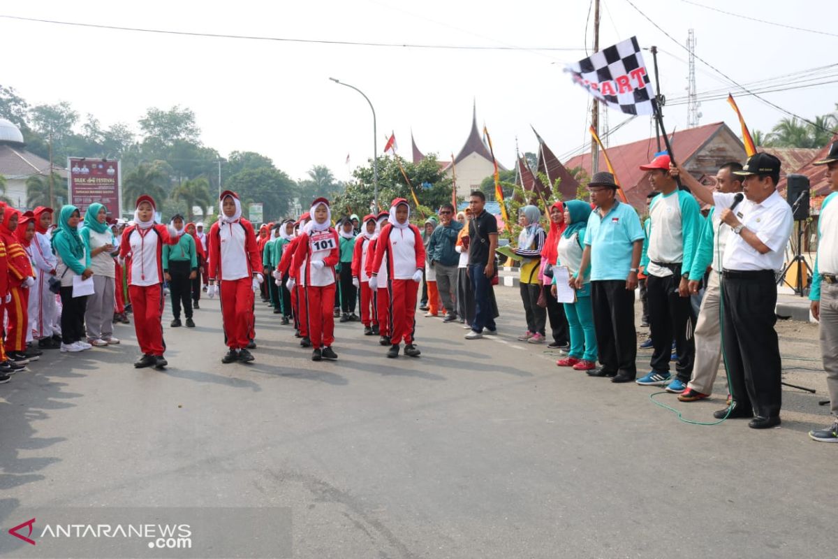 Mulai dari sekarang, biasakan diri dengan budaya olahraga, imbau bupati