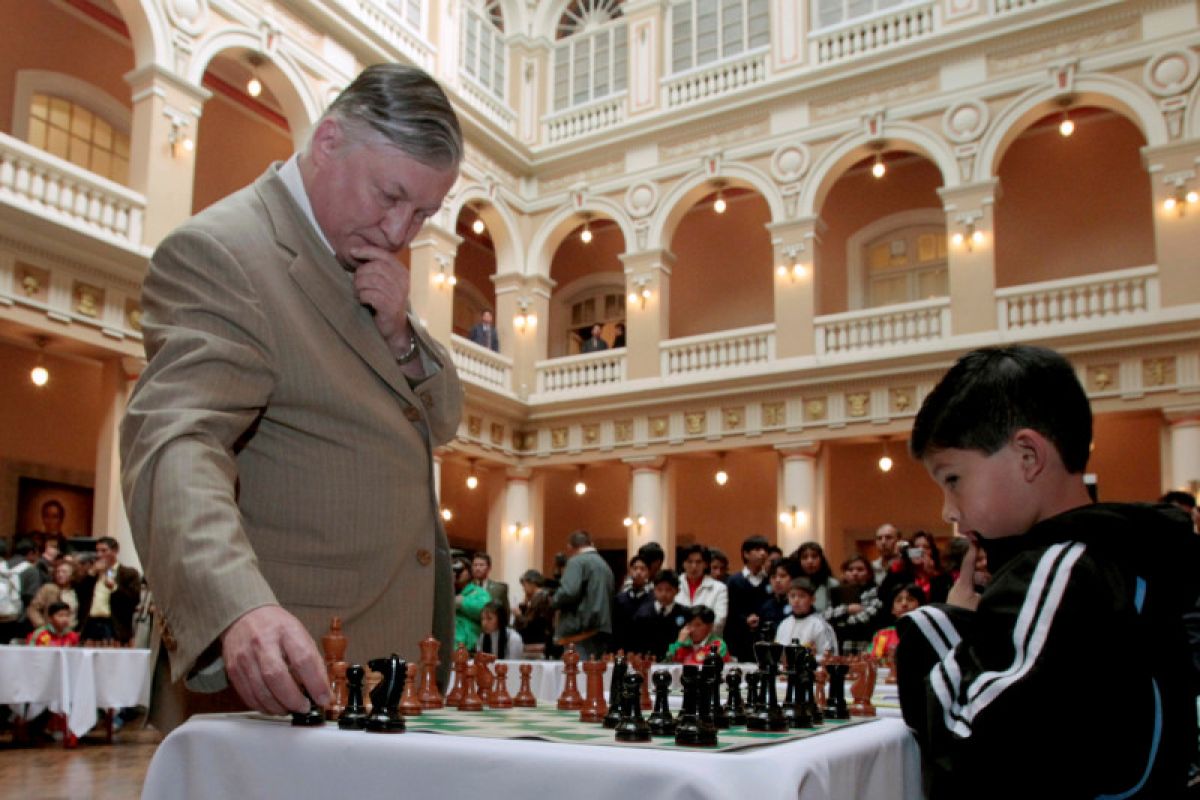 Karpov, legenda catur Rusia gagal dapatkan visa ke AS