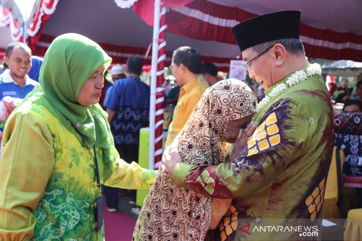 39 orang pejabat Pemkab HSS jadi asuh Lansia