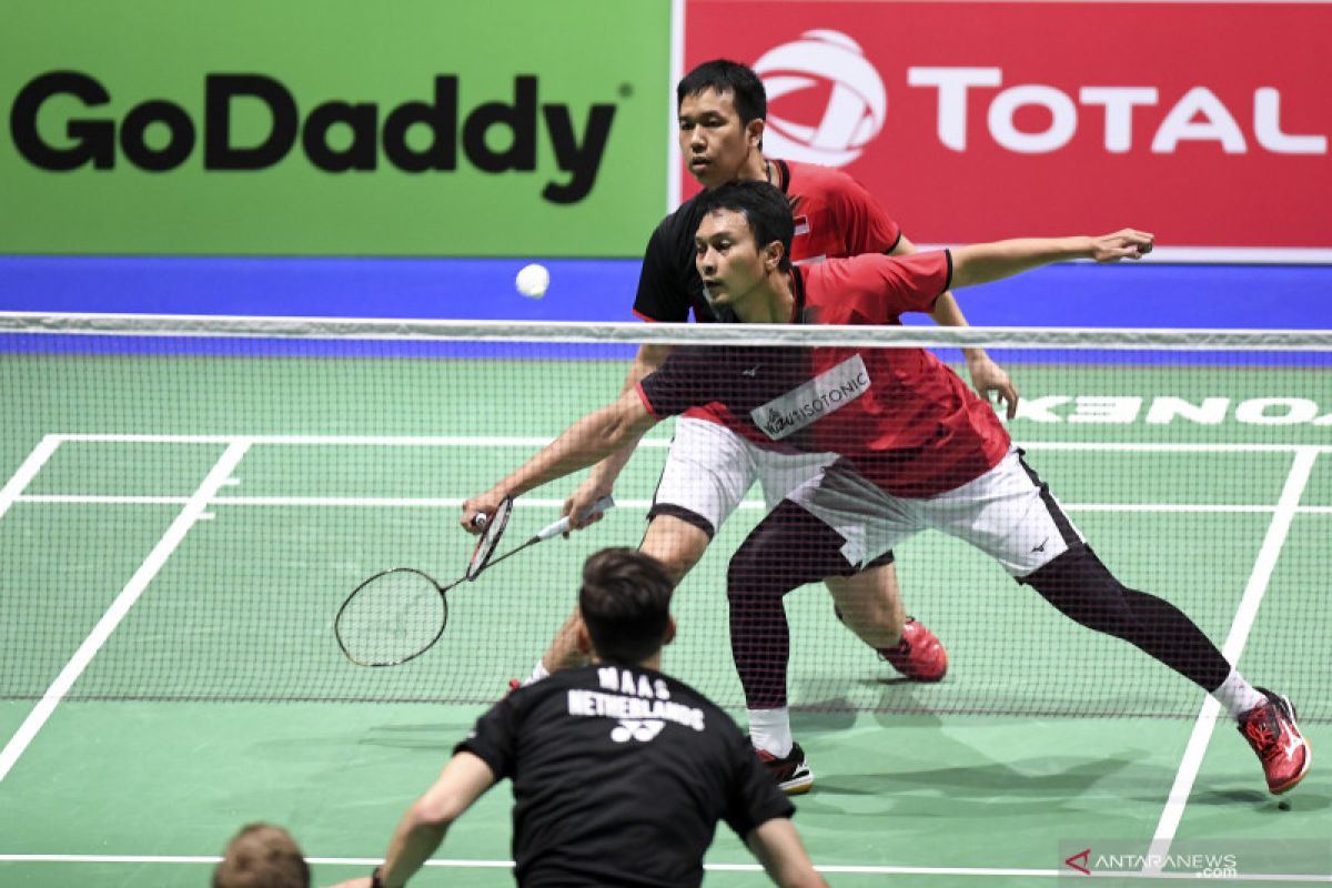 Pasangan Ahsan/Hendra lolos ke babak 16 besar