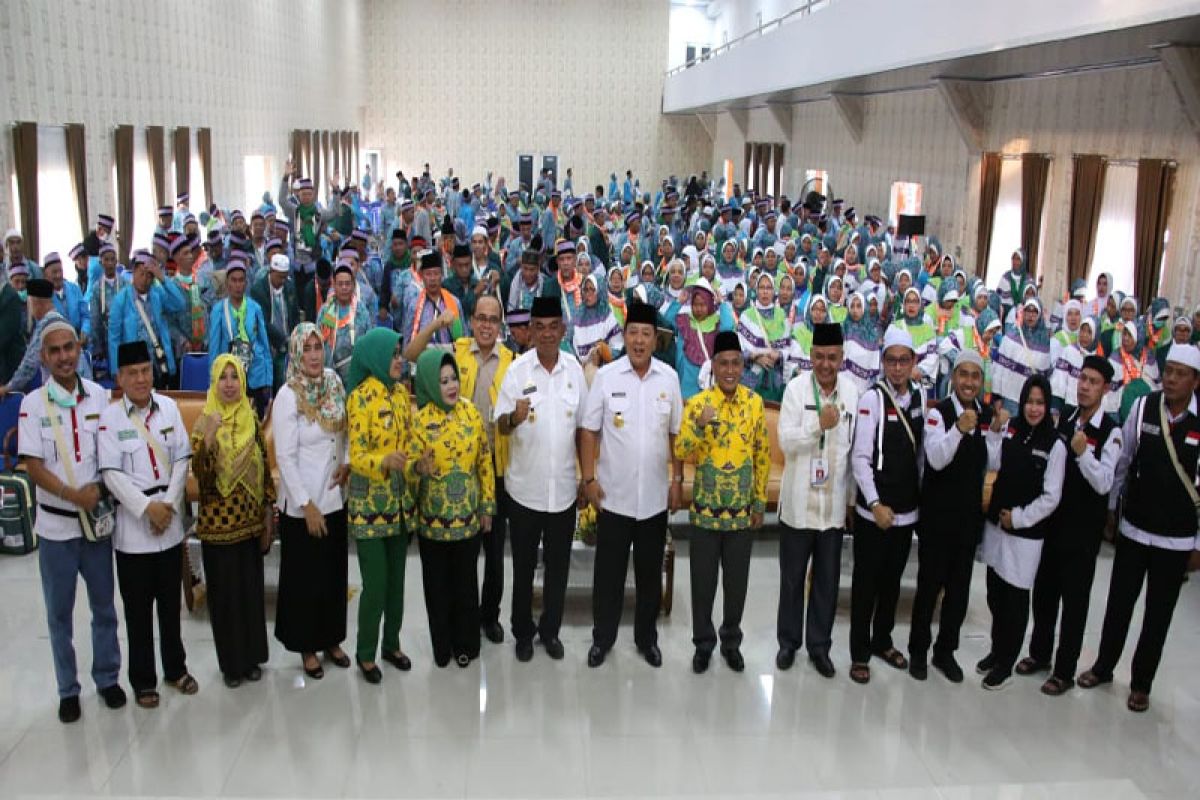 Jemaah Haji Kloter Pertama Asal Lampung Tiba Kembali Di Tanah Air