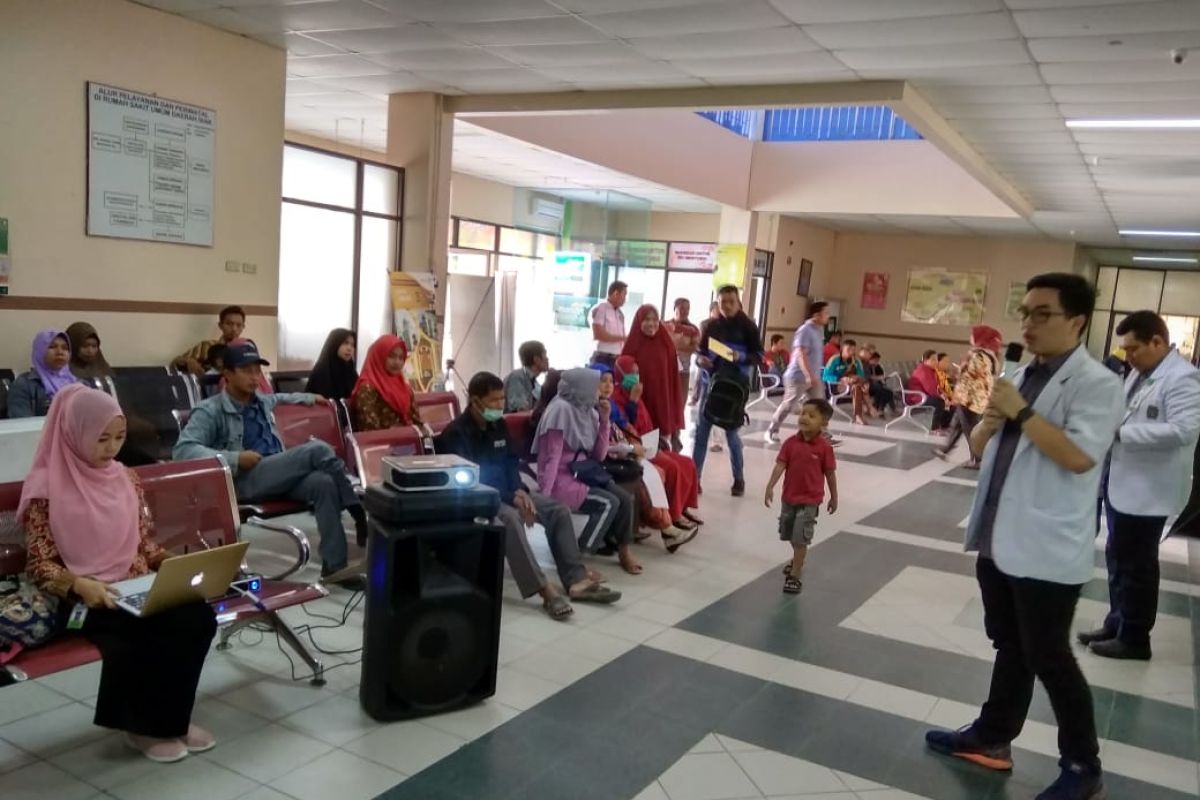 RSUD Tengku Rafian Siak berikan penyuluhan kesehatan pasien dan keluarga di ruang tunggu