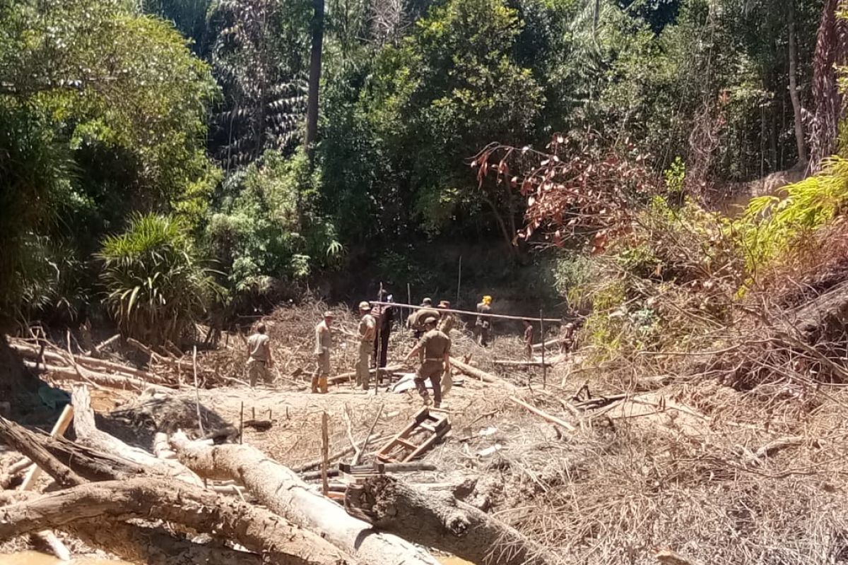 Tim gabungan tindak tambang timah liar di kawasan Bukit Menumbing