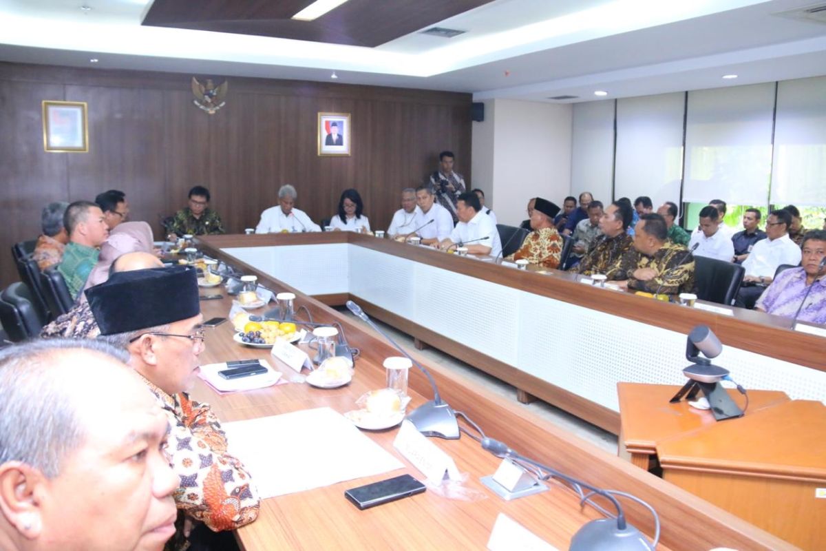 Kementerian PUPR serahkan aset  Rp92,6 miliar ke Pemkot Palembang