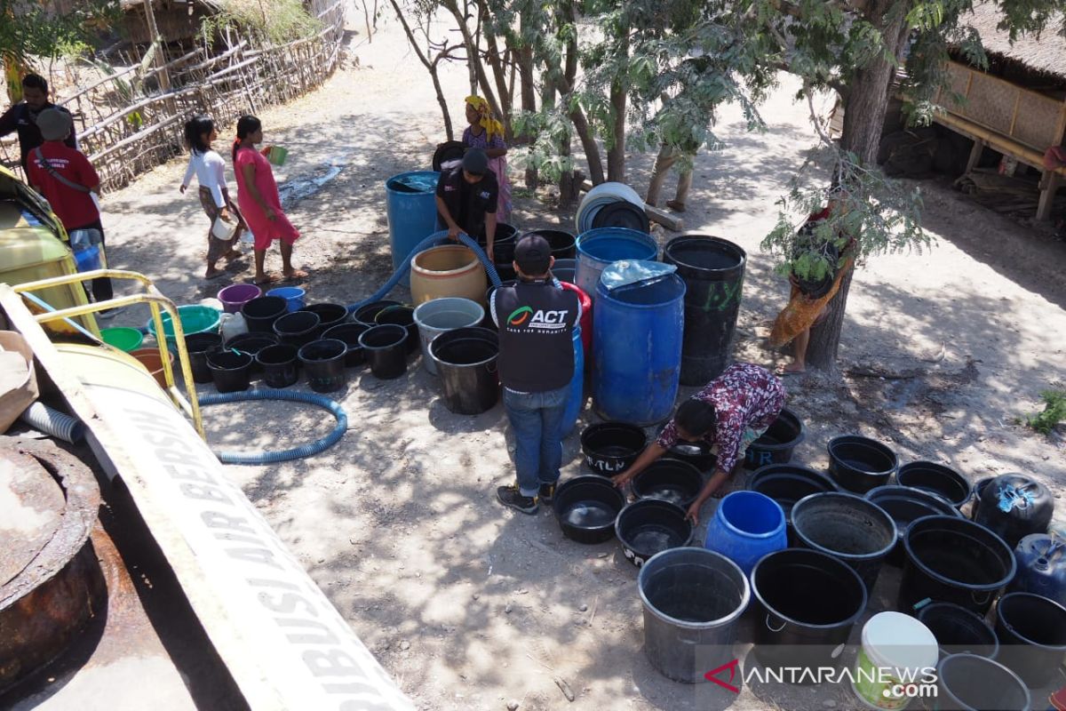 ACT NTB salurkan bantuan air bersih 21 truk tanki