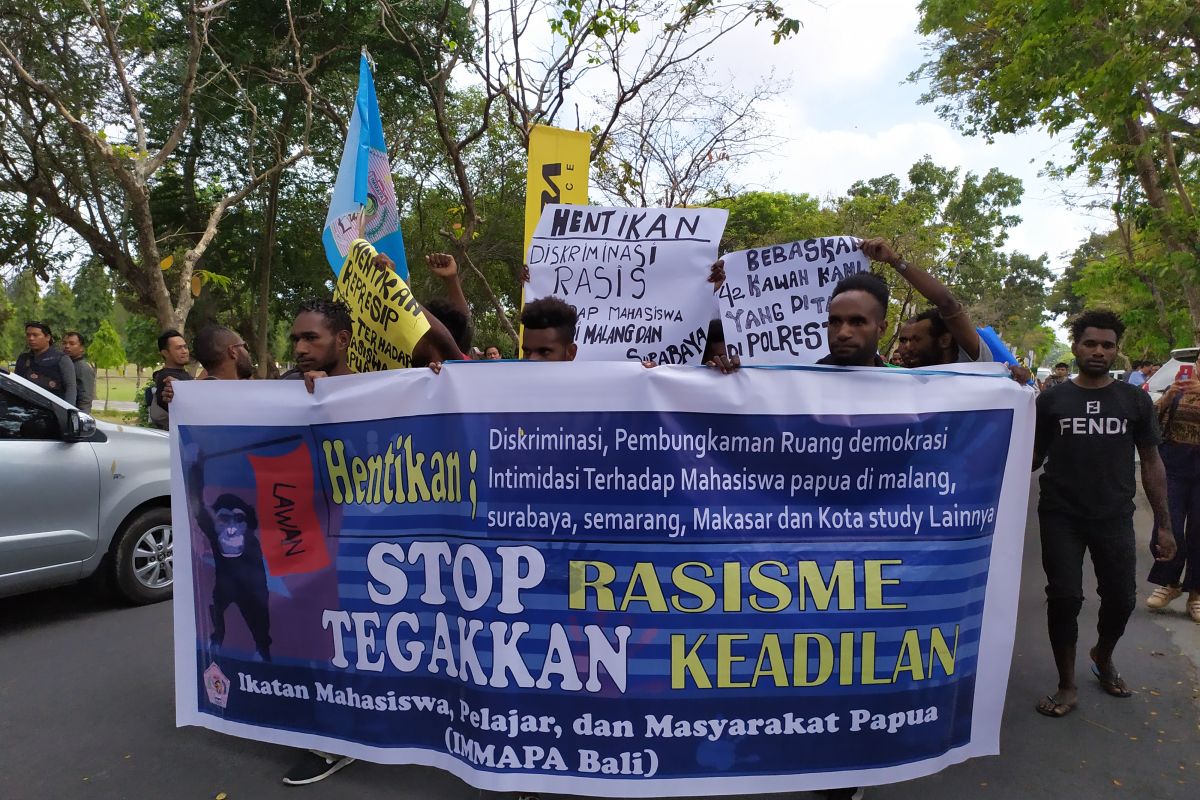 Mahasiswa Papua di Bali lakukan demo damai