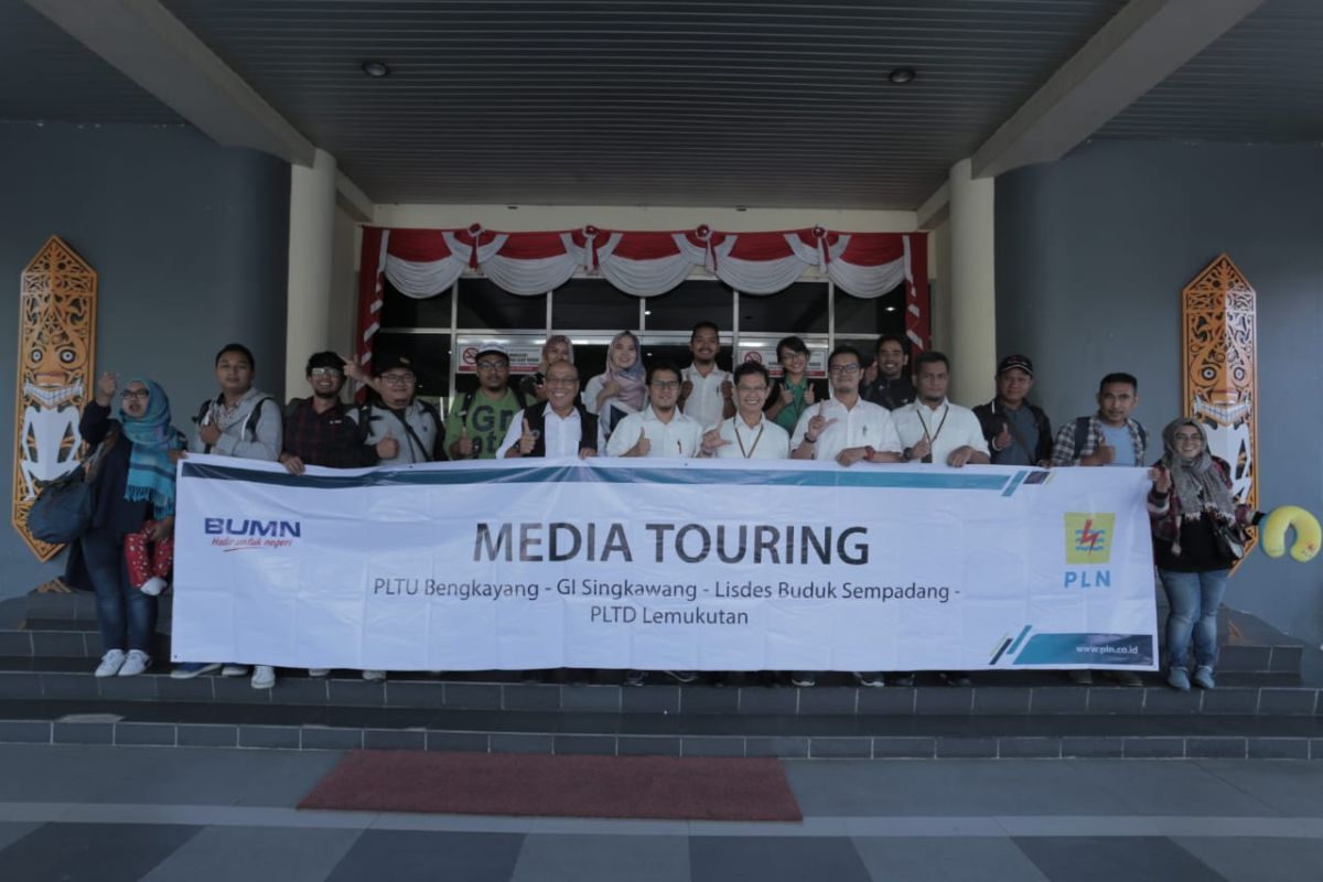 PLN Kalbar - jurnalis gelar Media Touring tingkatkan sinergitas