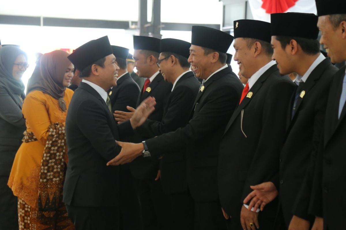 Bupati Thoriq berharap anggota DPRD Lumajang 2019-2024 bersinergi percepat pembangunan