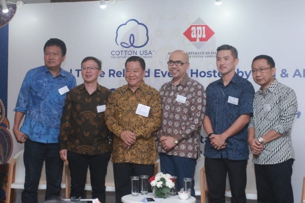 CCI berkomitmen mendukung industri batik Indonesia