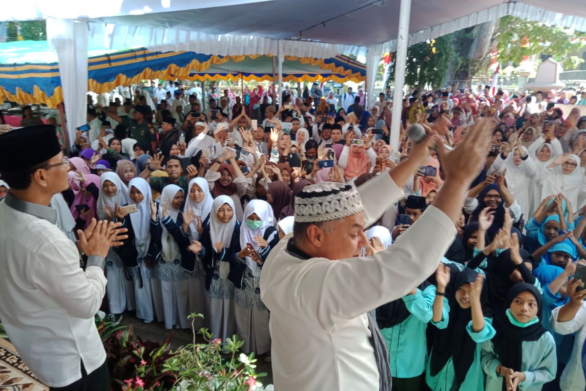 Ribuan pelajar ikuti "Mataram Berselawat"