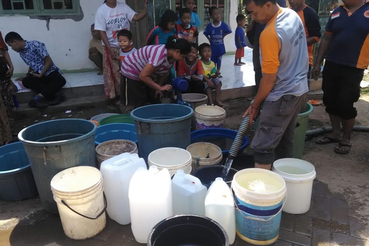 BPBD Lebak salurkan air bersih ke lima kecamatan krisis air