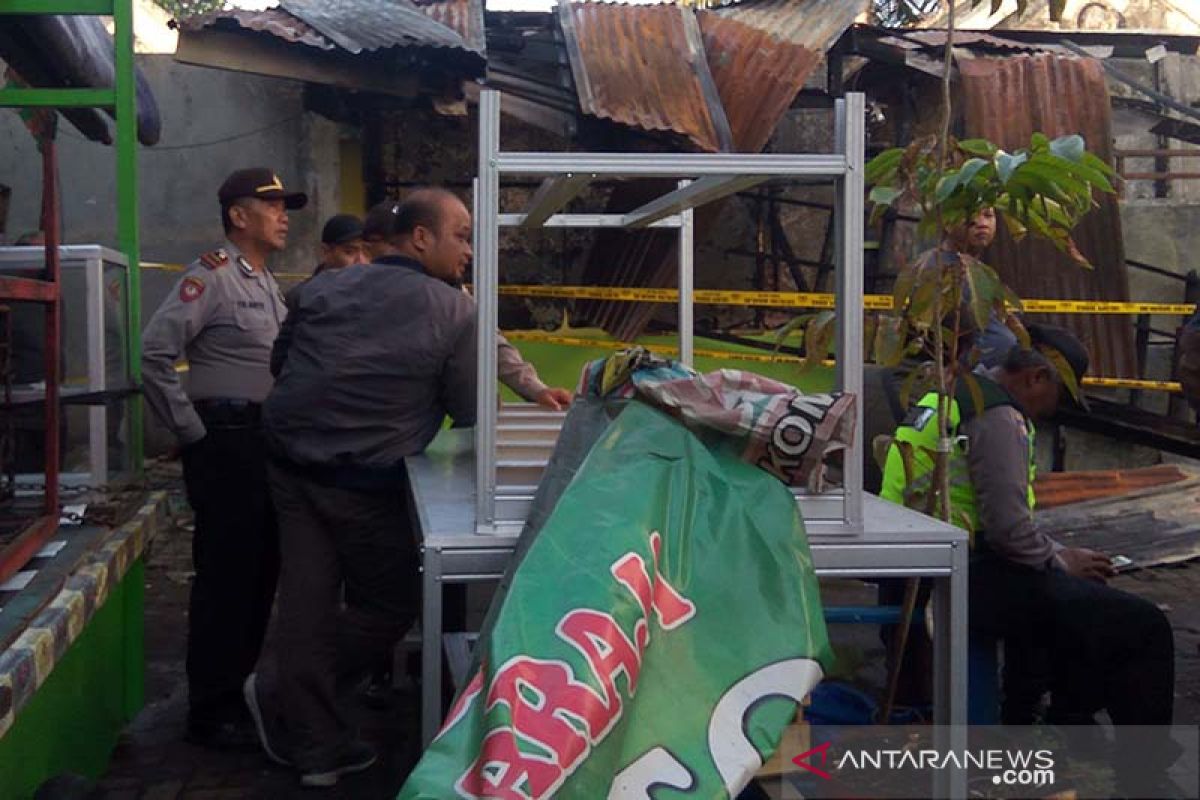 Kebakaran di kompleks Pasar Wage Purwokerto berhasil dipadamkan