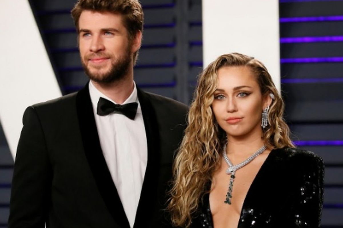 Hubungan Miley Cyrus dan suami dikabarkan kandas